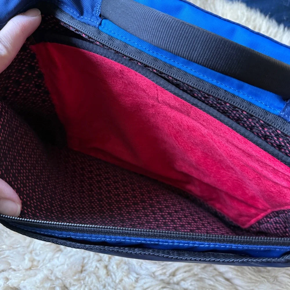 Timbuk2 Command Laptop TSA-Friendly Messenger Bag Navy and Black